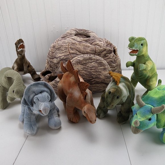 FAO Schwarz Dinosaurs Stuffed Animals with Plush Mountain Cave Carry Bag 7 Dinos - Picture 1 of 8